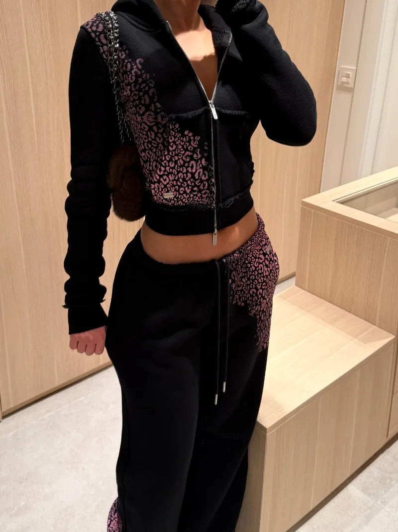 Sudadera corta con capucha y cremallera con estampado de leopardo en negro y rosa, pantalones deportivos de pierna ancha a la moda, conjunto de dos piezas de American Hottie
